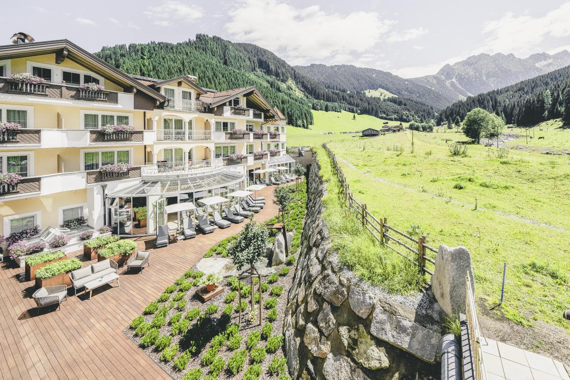 Traumhotel Alpina Superior --Yoga Und Ayurvedahotel (Adults Only) Gerlos Bagian luar foto